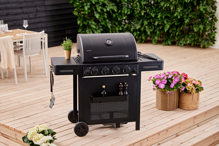 Gassgrill med 4 brennere og bakbrenner – Grillexpert